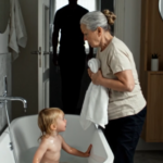 Hendes datter ringede grædende til hende og tryglede hende om at komme og tage sig af sit barnebarn, men en sætning fra drengen afslørede familiens grusomme plan.