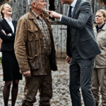 Efter sin kones begravelse solgte landmanden fra Iowa alt og ringede til sine fire børn for at sige, at det hele var væk, at gården var kollapset, og at der ikke var noget tilbage at skrive under på. Så sad han og ventede, og den måde, hans børn behandlede ham på, var den del, der virkelig blev kold. – Nyheder