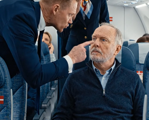 Racistisk passager fornærmede sort mand i økonomiklasse — Det viser sig, at han ejer flyselskabet.